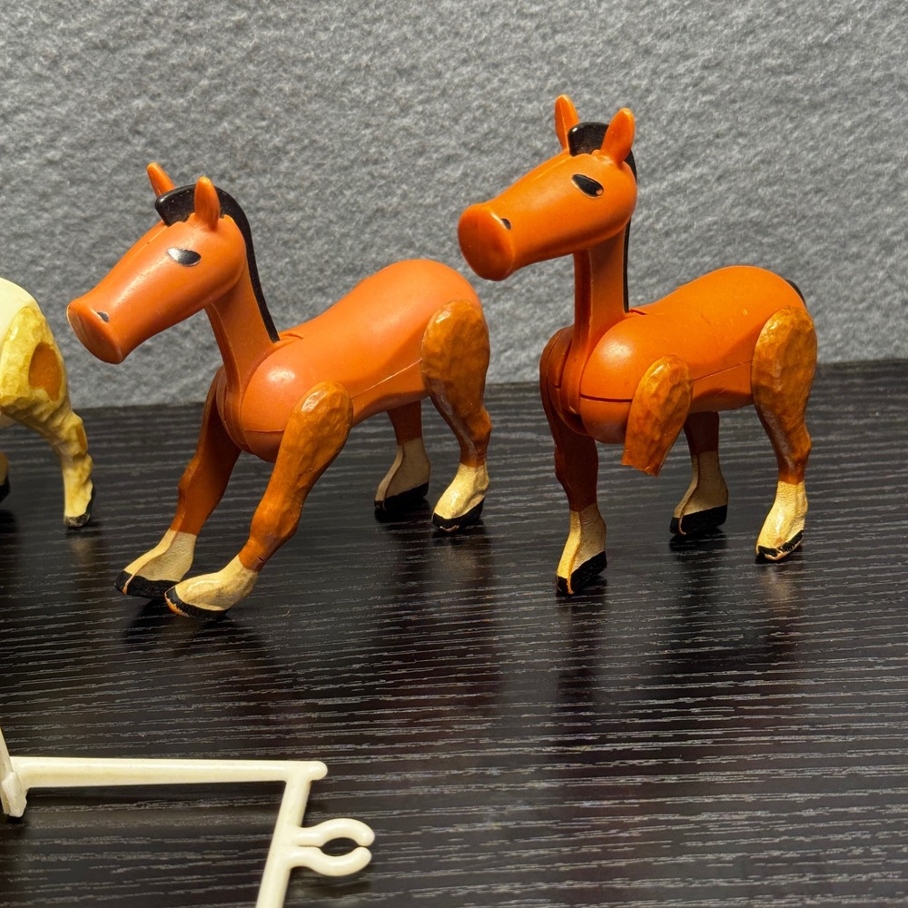 Vintage Fisher-Price Little People Farm Animals Set 2 Cows 2 Horses with Harness - Picture 3 of 10